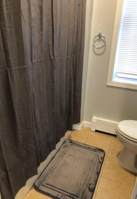 Private 2-Bedroom With Free Parking And Direct Bus To Nyc Manhattan Only 2 Blocks Away Linden Exterior photo