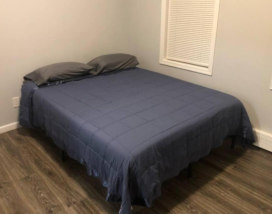 Private 2-Bedroom With Free Parking And Direct Bus To Nyc Manhattan Only 2 Blocks Away Linden Exterior photo